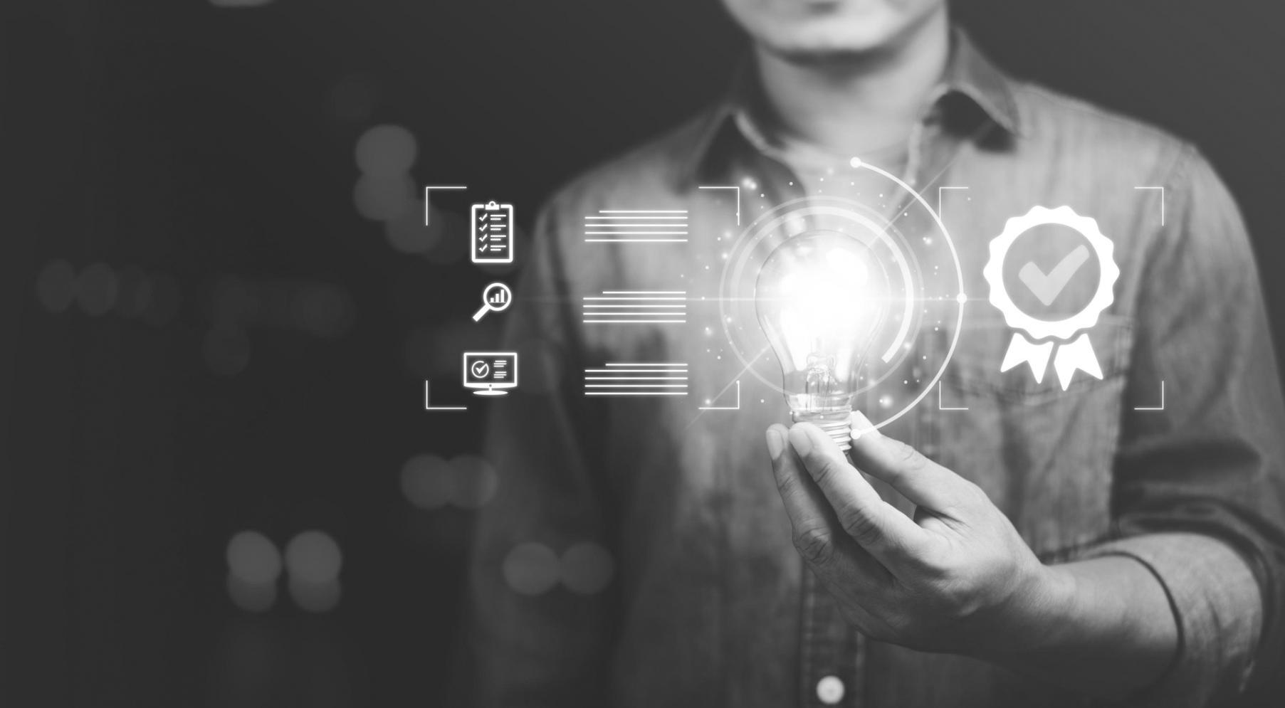 IT-Schulung in modernem Klassenraum